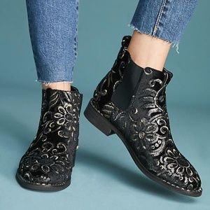Anthropologie Vanessa Wu Embroidered Velvet Bootie